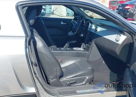 2008 Ford Mustang V6 Deluxe/V6 Premium z USA, uszkodzony, nr VIN 1ZVHT80N985126714